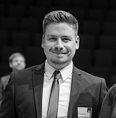 Headshot Simon Rohlmann